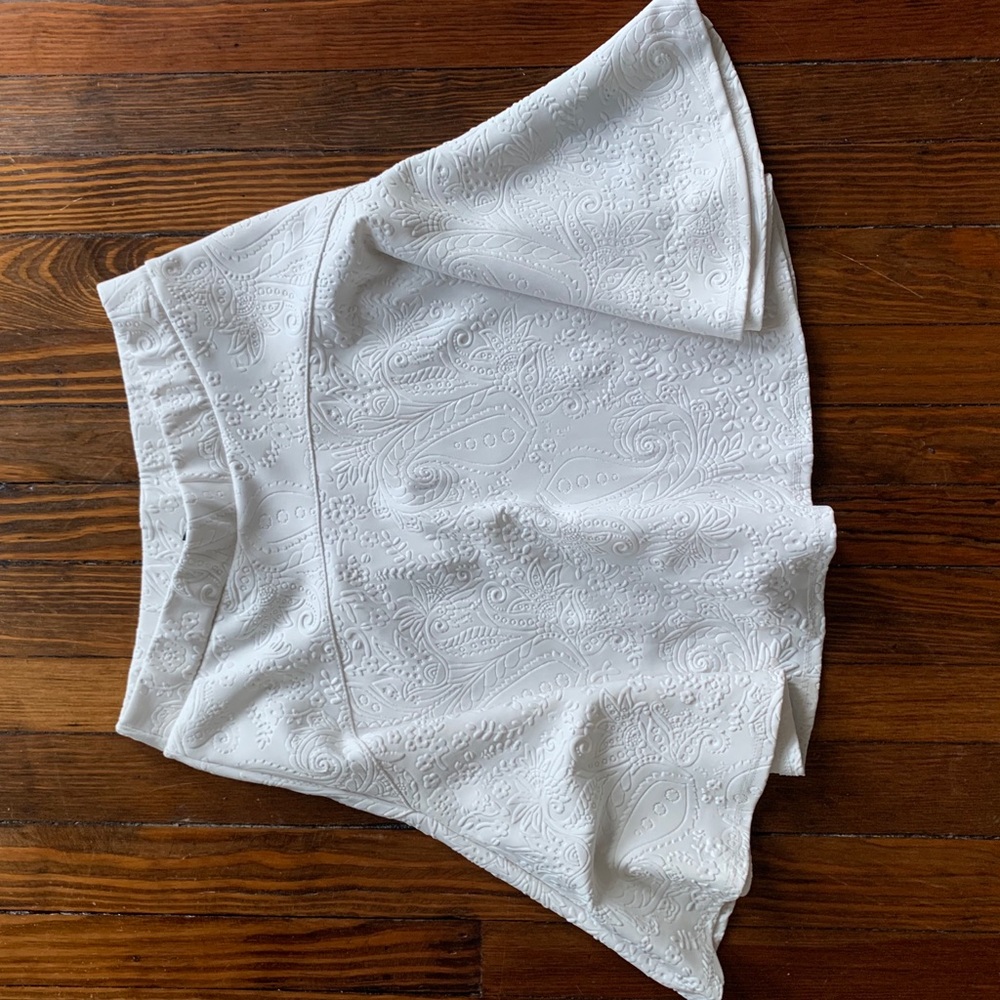 White patterned urban outfitters flare skirt